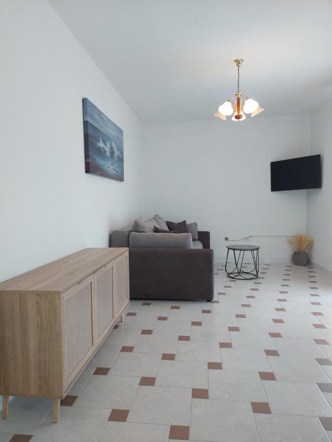 Apartment Elena Vlašići Bagian luar foto